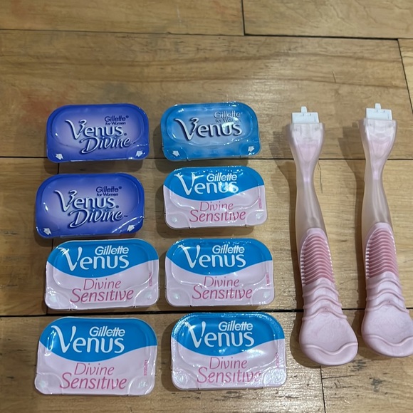 Venus Razers - Picture 7 of 7